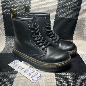 Dr. Doc Martens Boots 1460 Junior Kids AW004 Leather Size US 12 Uk 11. SUPERB